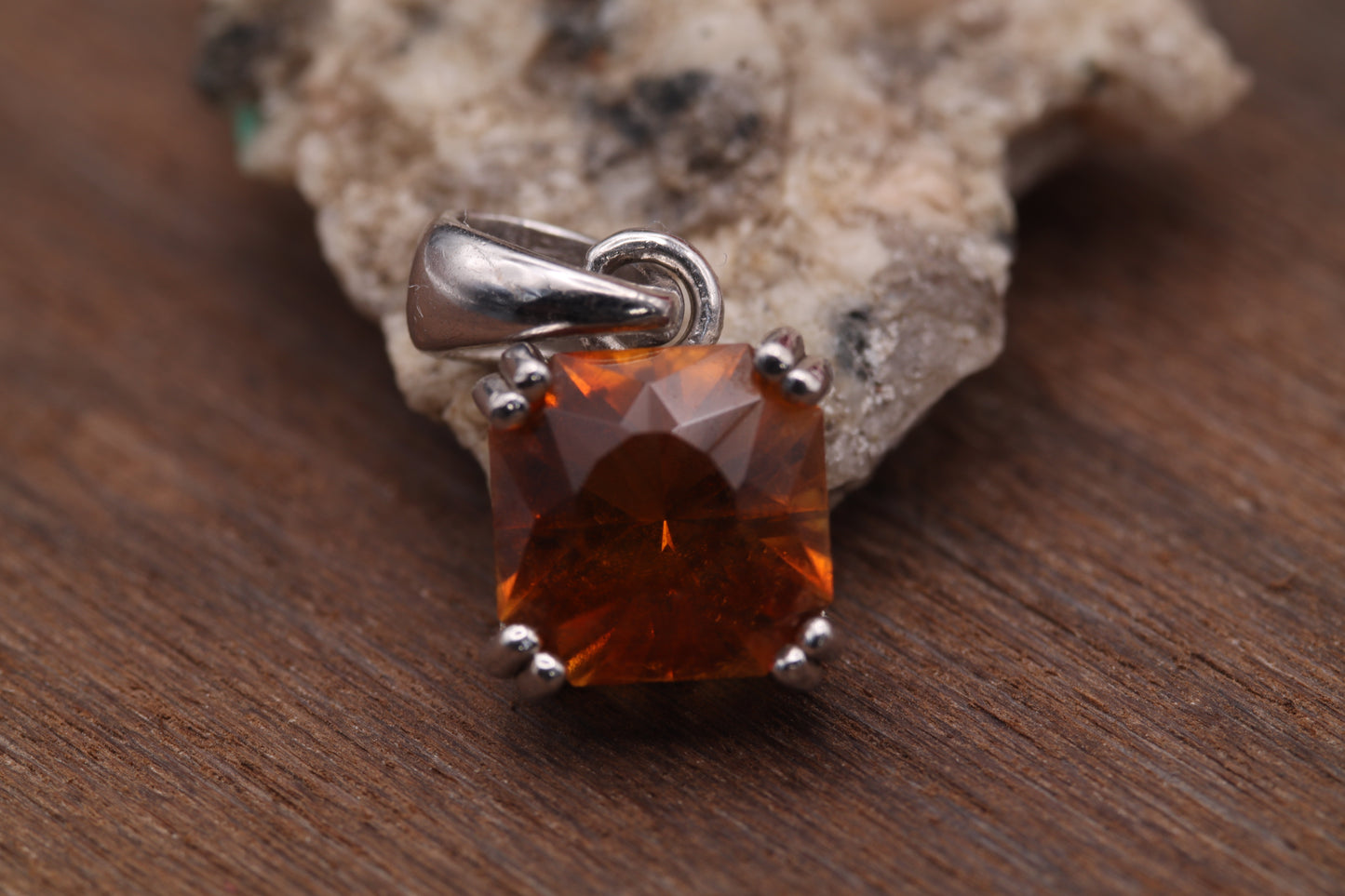 1.0ct Santa Ana Madeira Citrine in 'Void Reaver' by Arya Akhavan
