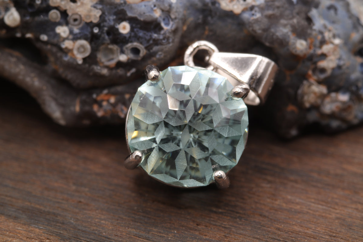 3.6ct Yb:Yag in 'Petal Matrix' by Andrew Brown