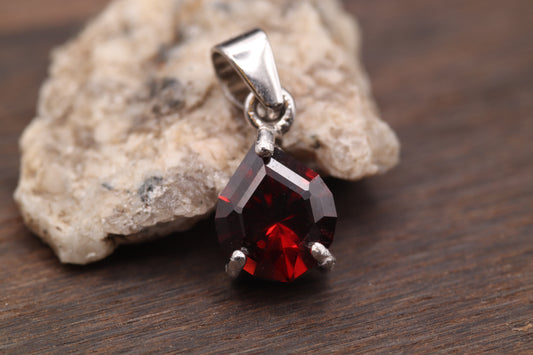 0.85ct Chrome Pyrope Garnet in 'Maya Drop' by Marco Voltolini