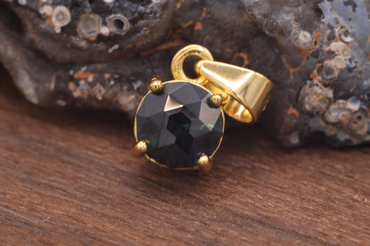 0.99ct Nigeria Sapphire in 'Titan' (modified) by Scott Laborie