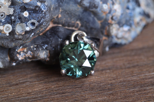 0.88ct Garba Tula Sapphire in 'Fast Action' by Scott Laborie
