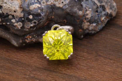 4.6ct GAGG in 'Void Reaver' by Arya Akhavan