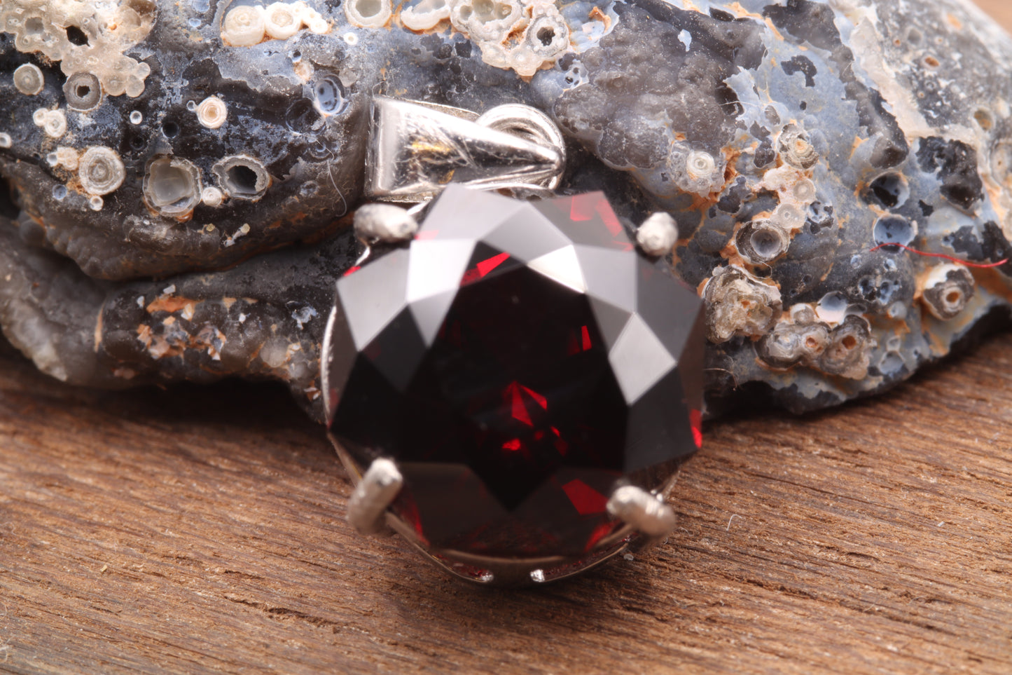 4.82ct Rhodolite Garnet in 'Sparko Three' by Glenn Klein