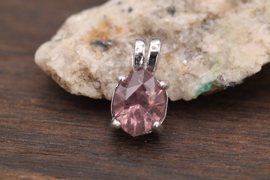 0.52ct Milky Pink Spinel in 'Barionetta' by Voltolini
