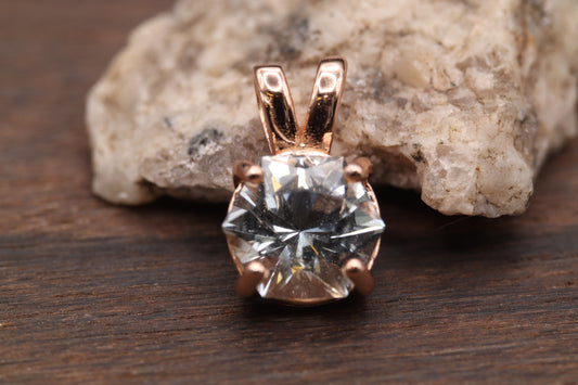 0.6ct Aquamarine in 'Beryl Blossom' by Arya Akhavan