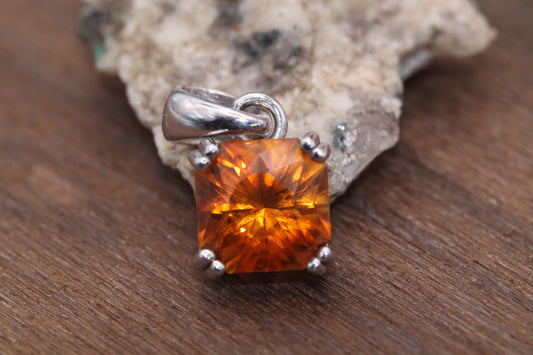 1.0ct Santa Ana Madeira Citrine in 'Void Reaver' by Arya Akhavan