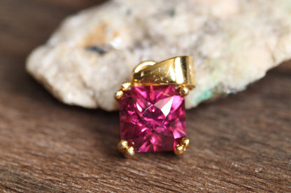 1ct Rhodolite Garnet in 'Void Reaver' by Arya Akhavan