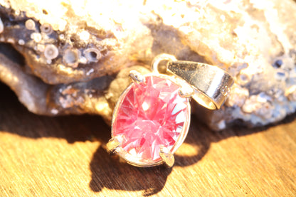 1.61ct Synthetic Alexandrite in 'Lassitude' by Arya Akhavan
