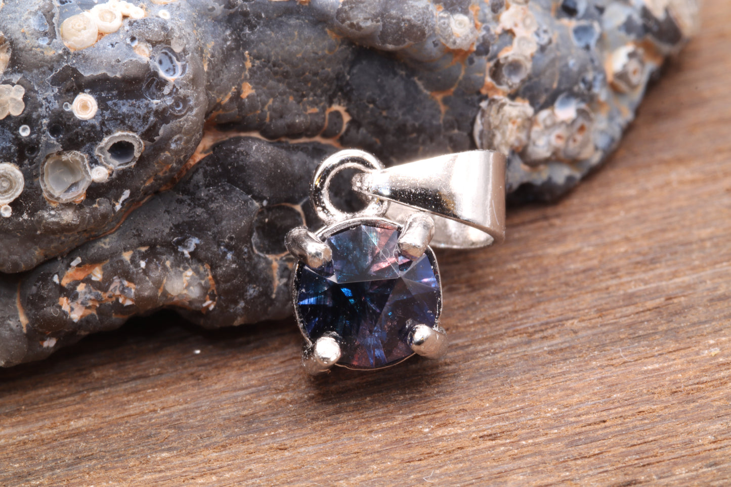 0.45ct Winza Sapphire in 'Ruination' by Arya Akhavan