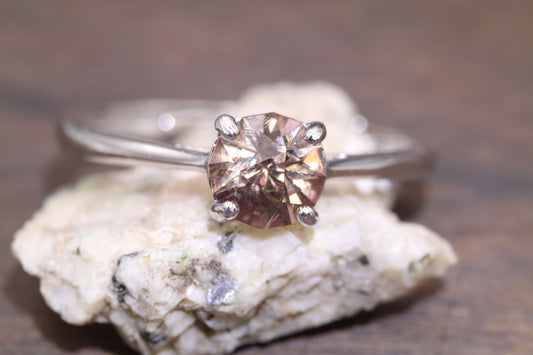 0.76ct Color Change Garnet in 'Ruination' by Arya Akhavan