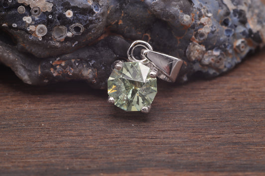 0.6ct Mint Garnet in 'Ruination' by Arya Akhavan
