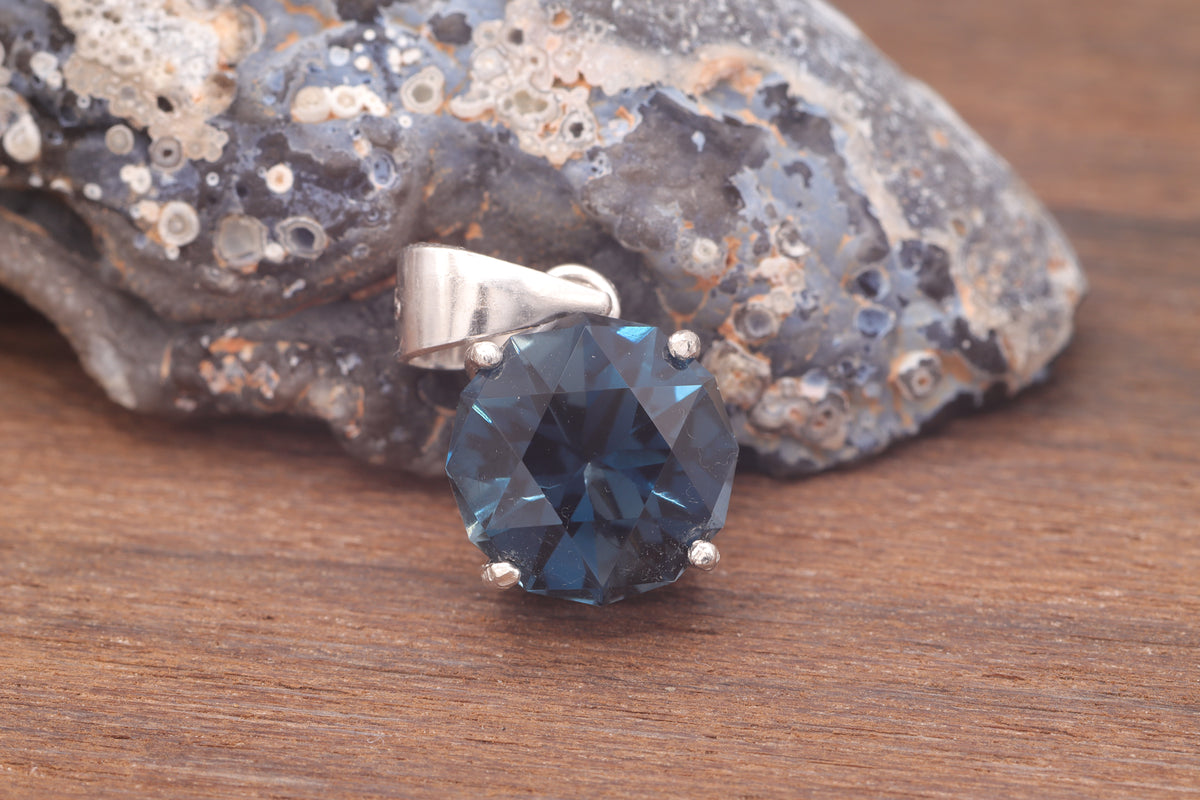 2.45ct London Blue Topaz in 'Fast Action' by Scott Laborie