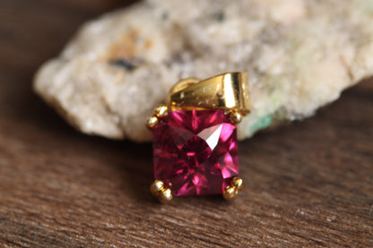 1ct Rhodolite Garnet in 'Void Reaver' by Arya Akhavan