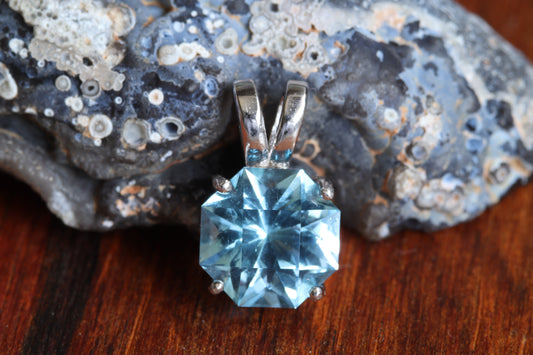 1.69ct Electric Blue Topaz in 'Beavest' by Arya Akhavan