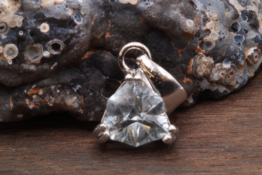 0.53ct Aquamarine in 'Orchid' by Arya Akhavan