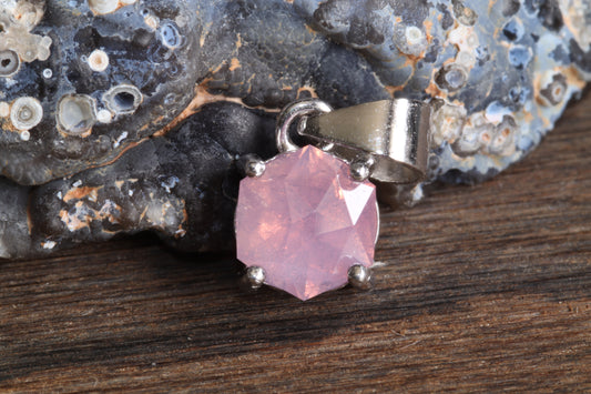 0.99ct Winza Sapphire in 'Xephyr' by Arya Akhavan
