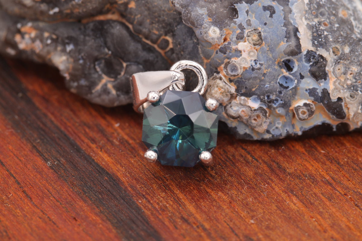 0.7ct Garba Tula Sapphire in 'Octavion's Star' by Andrew Brown
